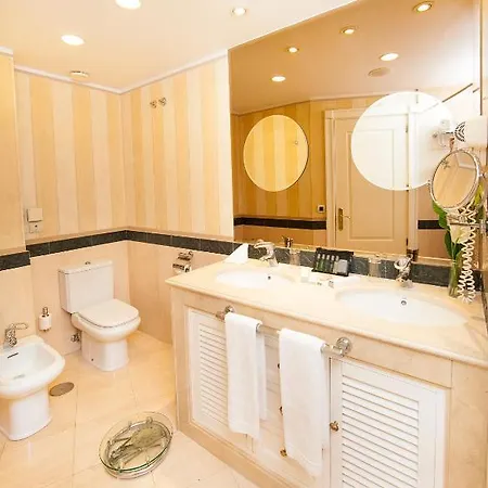 Apartamento Guadalpin Boutique *